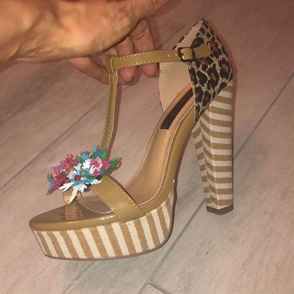 Multi color beaded chunky heels - Picture 1 of 8